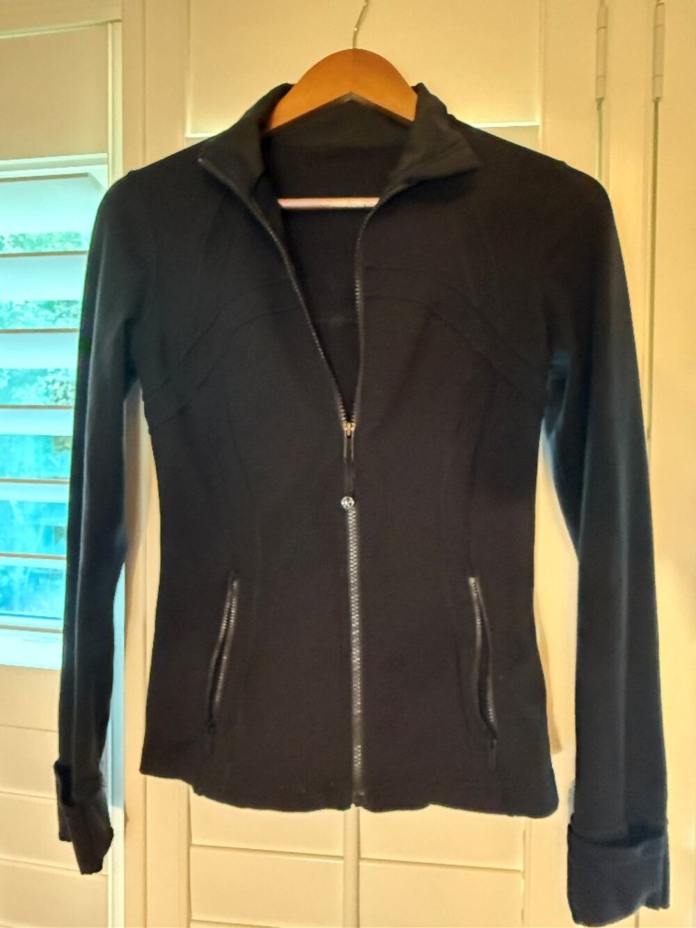 Define Jacket Luon Size 6- Black